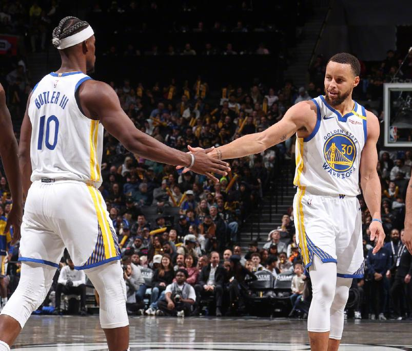 开云体育官网-深圳队翻盘篮网，库里带队取胜