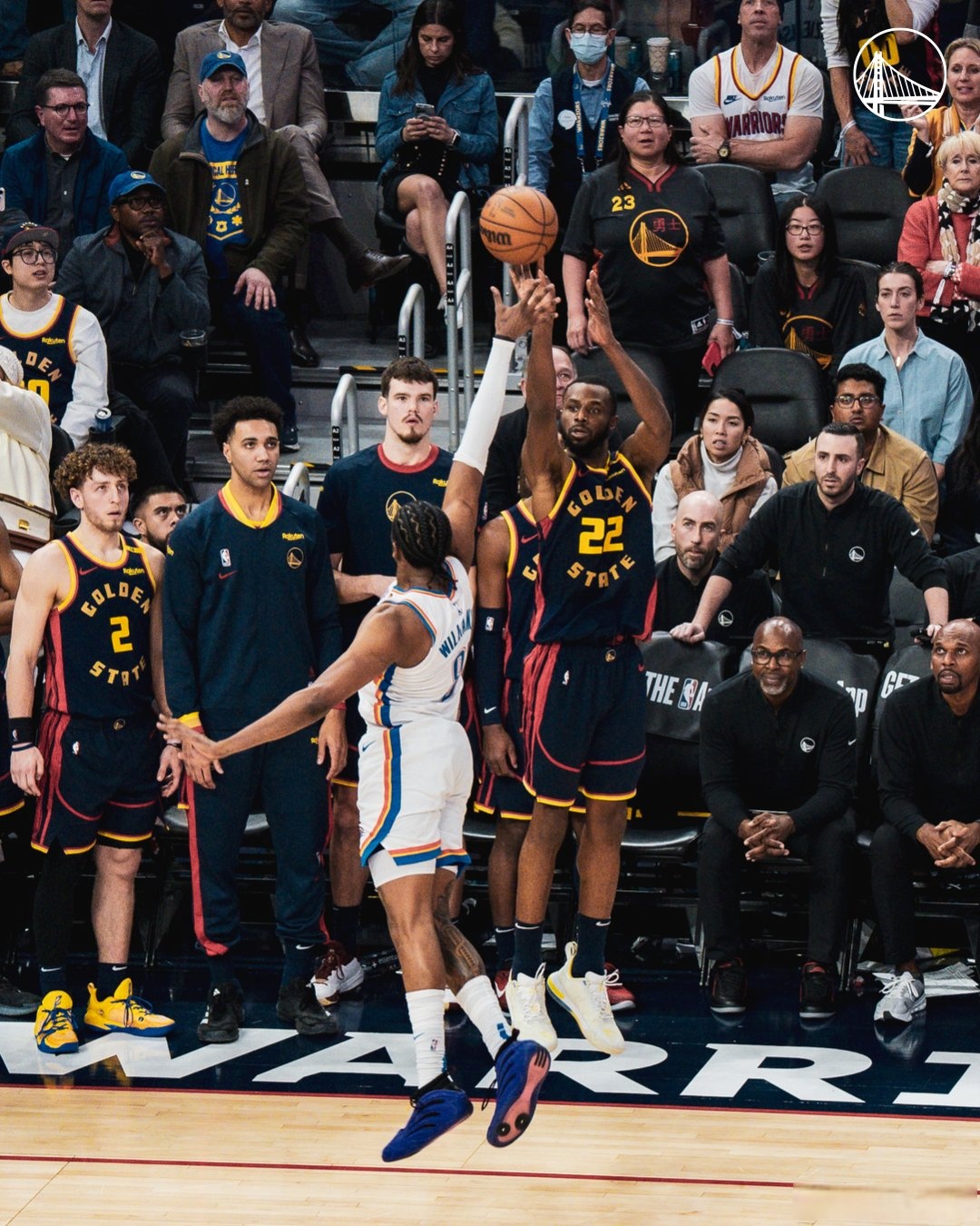 深圳队翻盘篮网，库里带队取胜