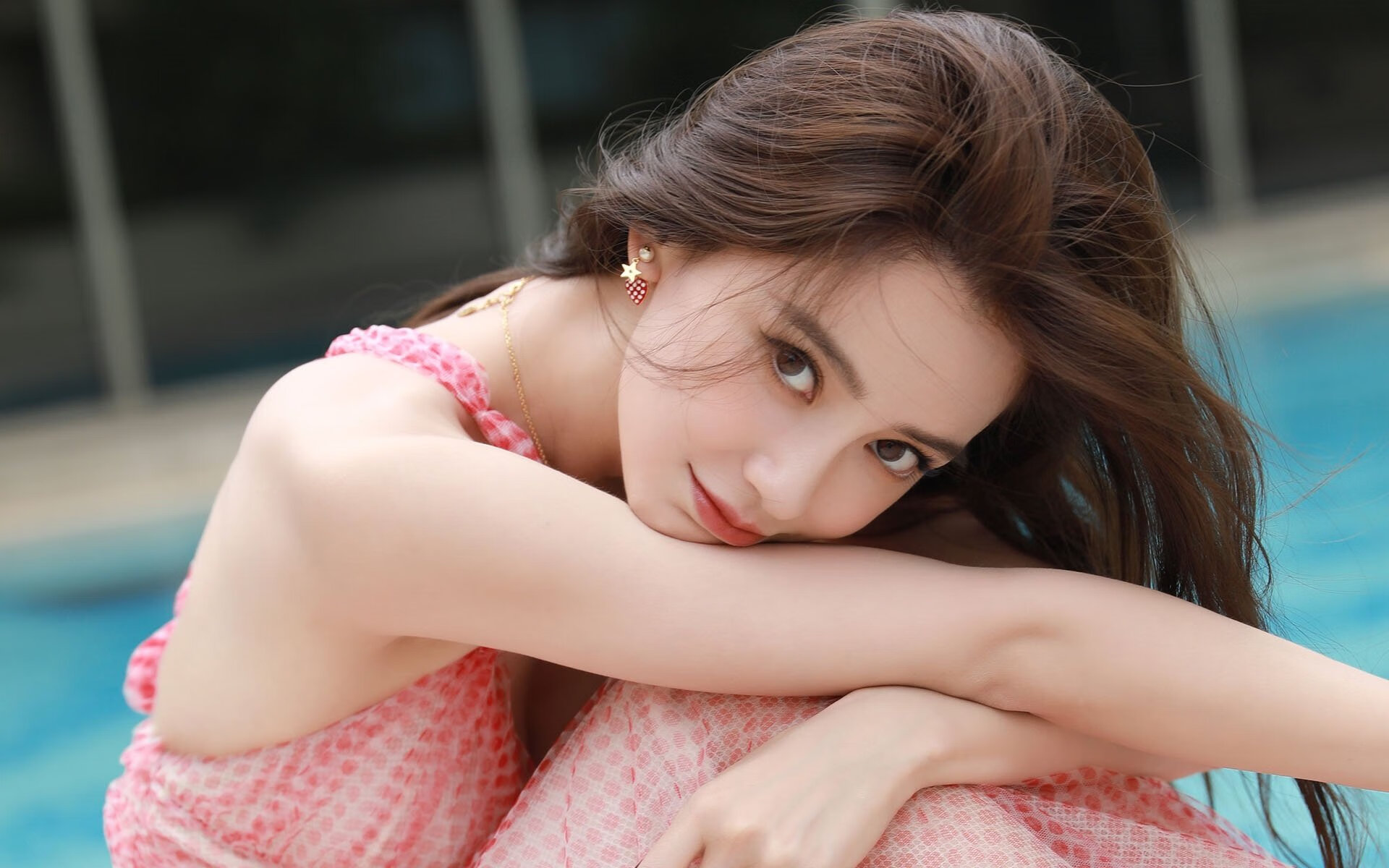 欧冠淘汰赛之夜，布克关键战不手软，冷血时刻里的圣光