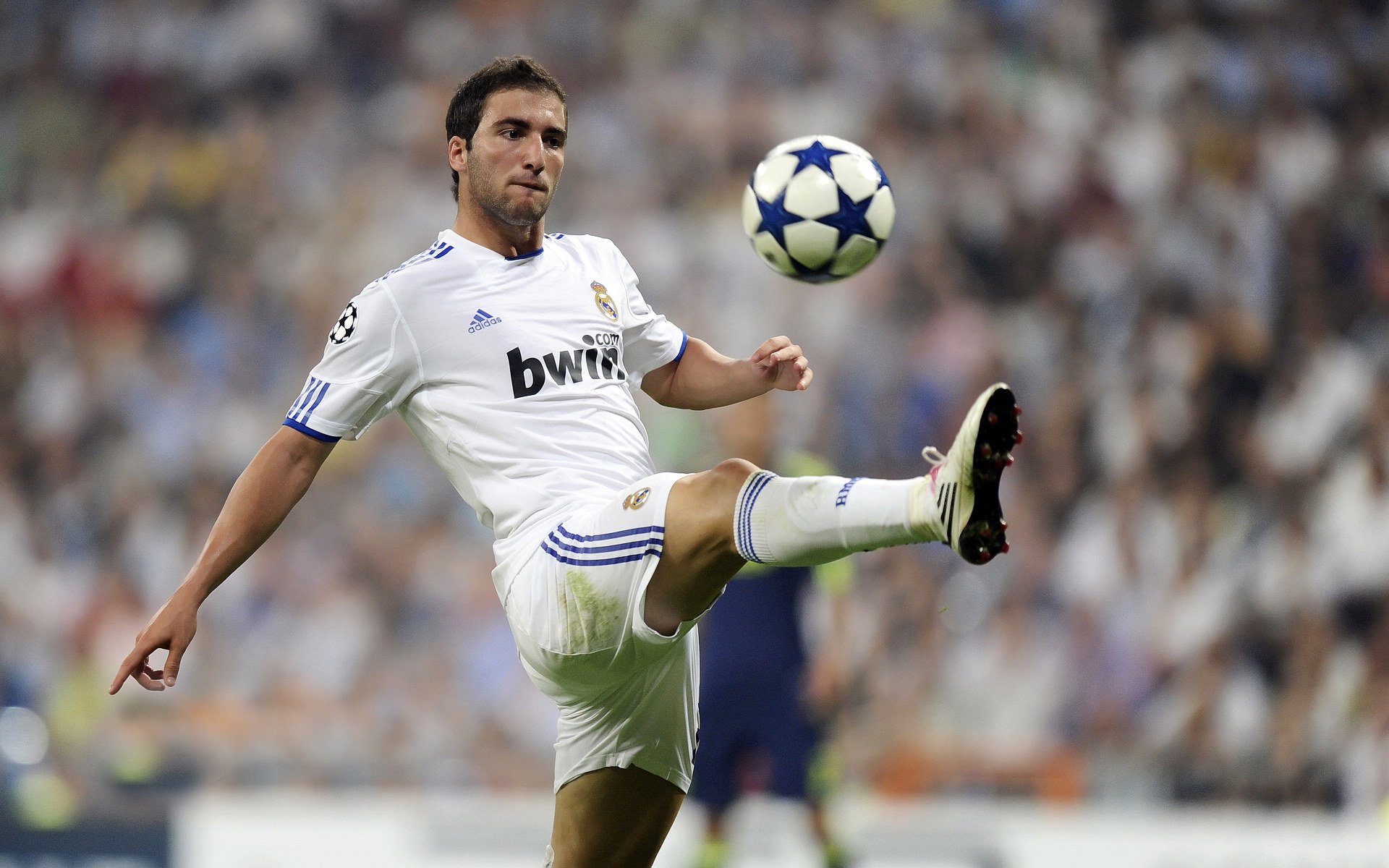 亚洲风暴与伦敦心跳，当韩国终结悬念遇见萨卡接管比赛