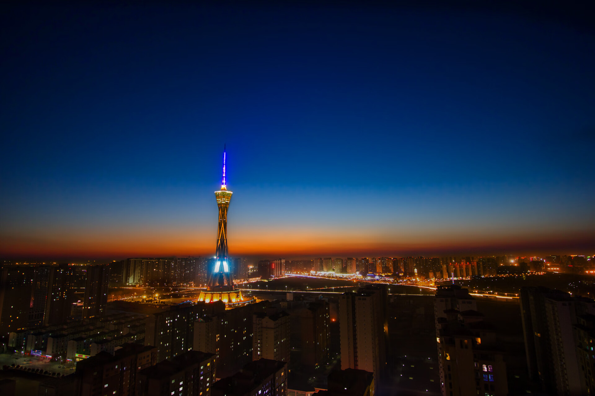 绝杀!2026世界杯A组首战,卡塔尔2-1力克越南,费利克斯独造两球闪耀全场